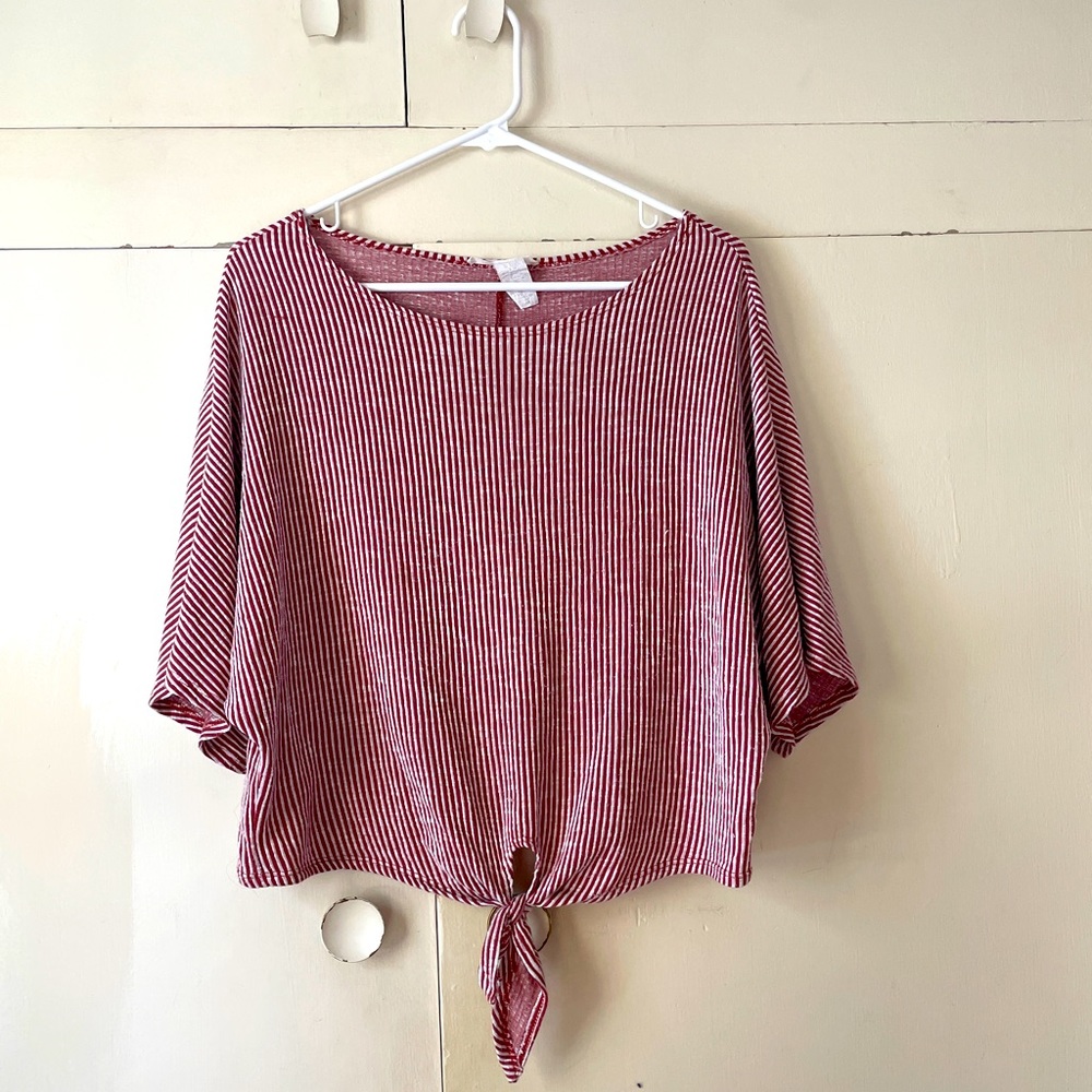 Cute keyhole striped maroon and white shirt, semi-crop